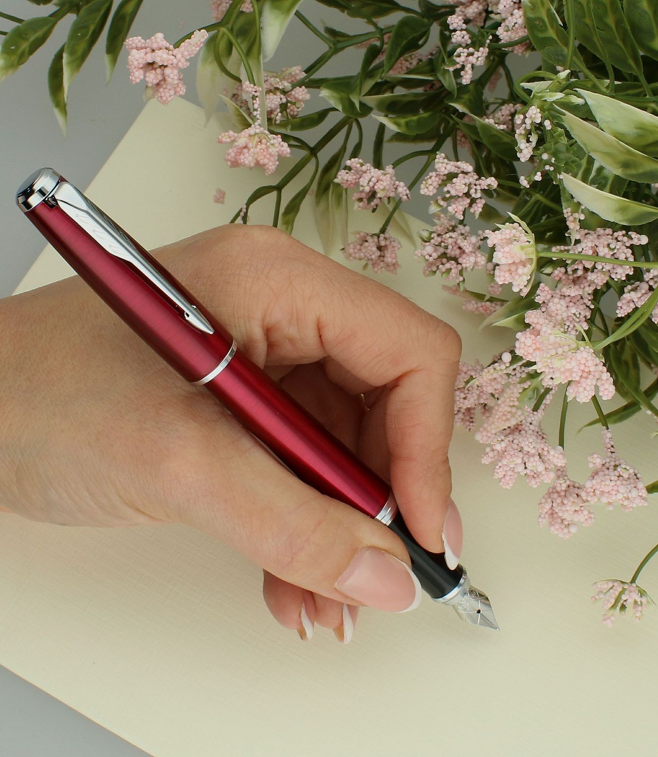 Pióro wieczne fuksja Pióro 1931599SET Nowoczesne pióro, wysokiej jakości oraz stworzone w oparciu o doświadczenie marki Parker w dziedzinie artykułów piśmienniczych najwyższej jakości. (2).jpg